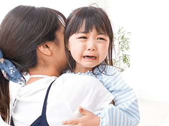 じっと座っていることができず落ち着きがない